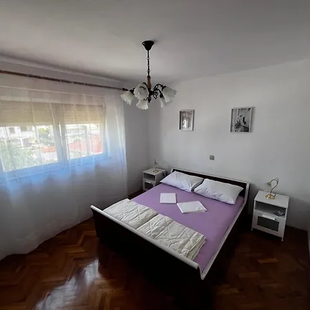 Mila * Biograd Na Moru