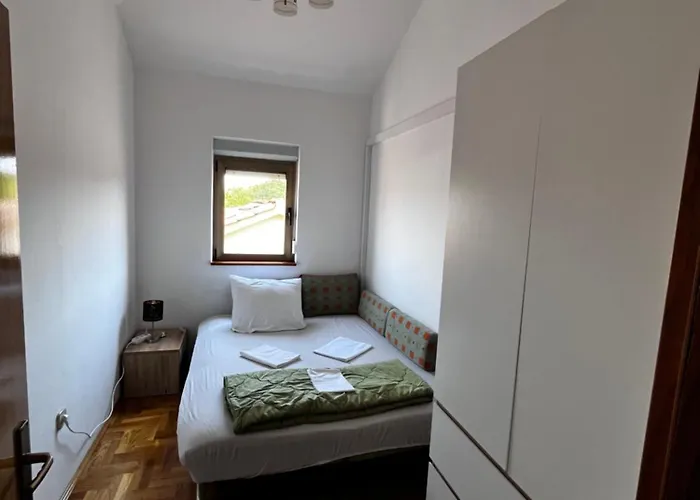 Mila Biograd Na Moru